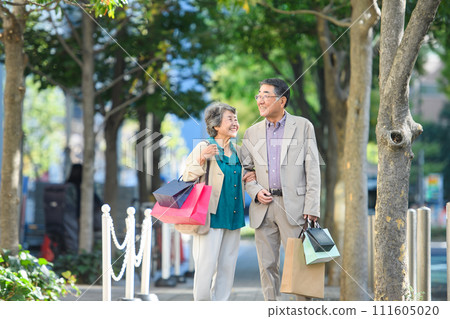 年長夫婦購物 111605020