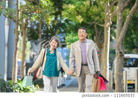 年長夫婦購物 111605035