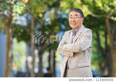 Senior man portrait 111605050