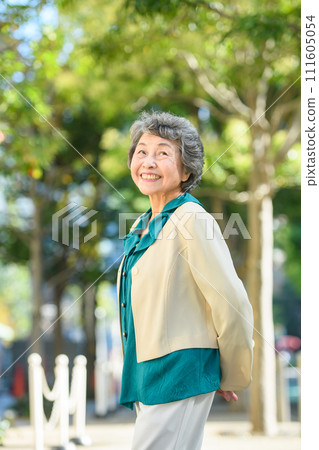 Senior female portrait Senior female portrait 111605054