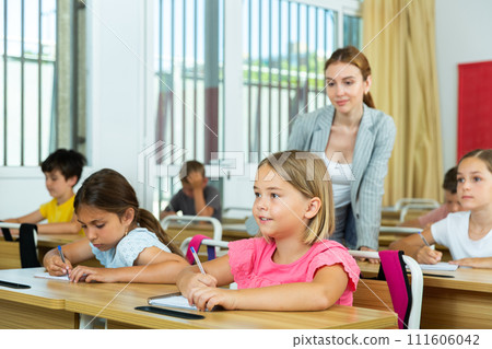 Pupils in classroom 111606042