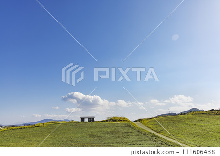從福岡縣大島看到的美麗的大海和風景 從福岡縣大島看到的美麗的大海和風景 111606438