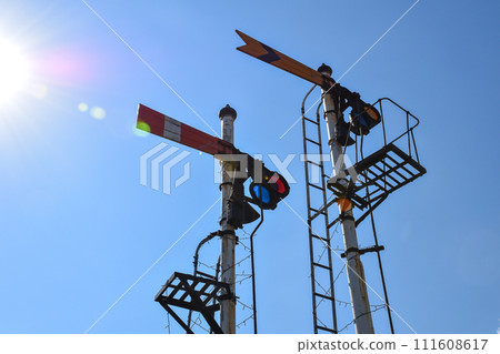 Bracket type traffic signal machine 111608617