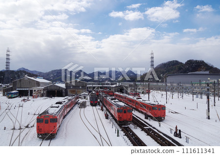 積雪的車輛段（五島綜合車輛段運行檢修中心） 111611341