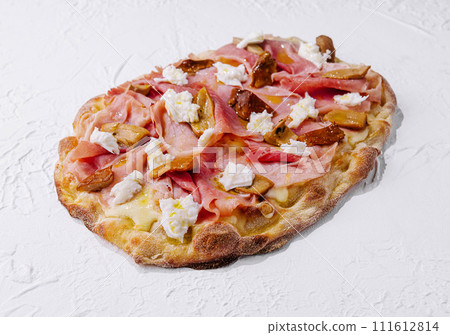 homemade pizza with mushrooms and mozzarella 111612814