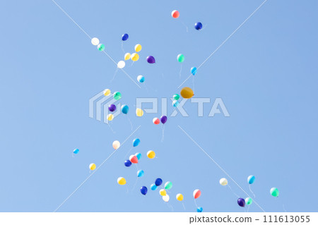 Balloons flying high in the sky, a colorfully colored blessing sky Balloons flying high in the sky, a colorfully colored blessing sky 111613055