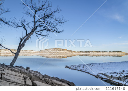 Carter Lake in northern Colorado in winter scenery 111617148