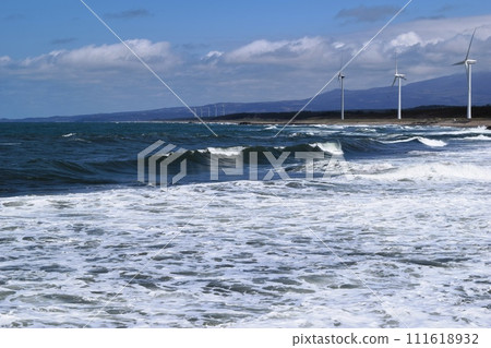 Rough waves of the Sea of Japan Shonai coast 111618932