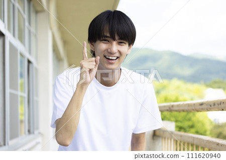 開朗的高中男孩 111620940