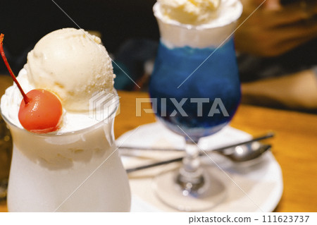 復古咖啡店奶油蘇打水 111623737