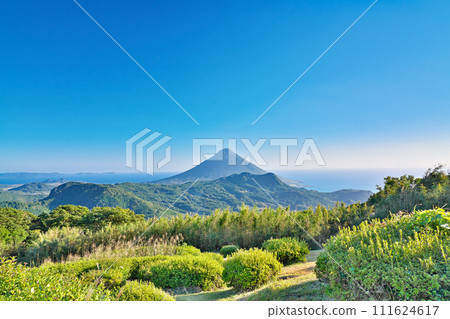 [Mt. Kaimondake from the Shiroro Observation Deck on Mt. Onodake] Eicho-gun, Minamikyushu City, Kagoshima Prefecture 111624617