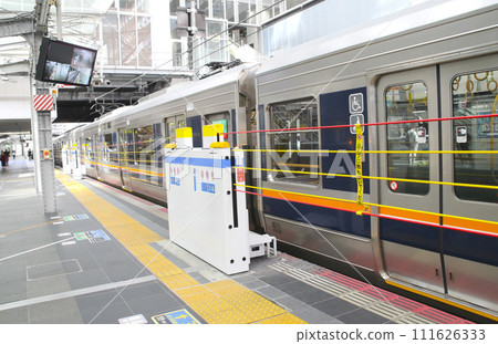 常規線上下車(月台門下降) 常規線上下車(月台門下降) 111626333