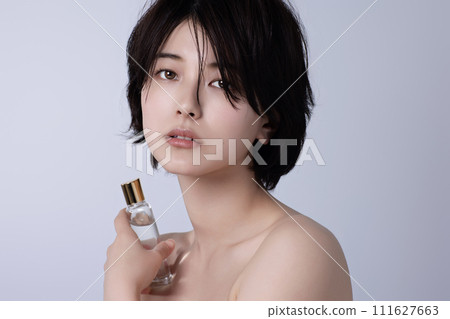 Beauty image of a young black-haired woman 111627663