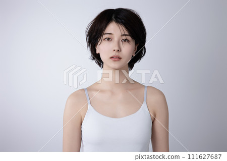 Beauty image of a young black-haired woman 111627687
