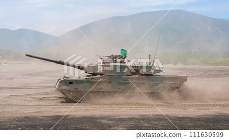 狂奔的陸上自衛隊90式坦克 111630599