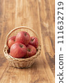 apples in a basket 111632719