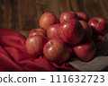 Red apple 111632723