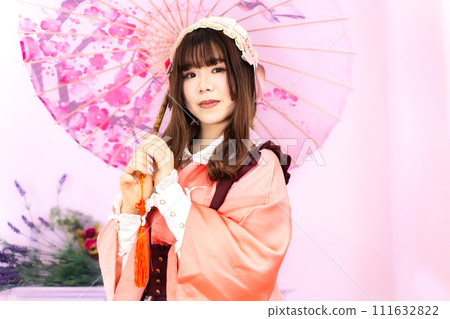 Japanese loli woman with Japanese umbrella 111632822
