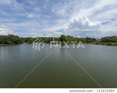 Midsummer blue sky and park scenery Midsummer blue sky and park scenery 111632984