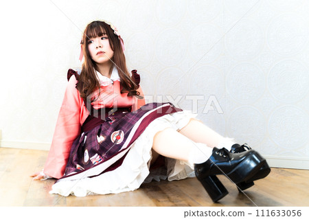 日系洛麗塔時尚女人 111633056