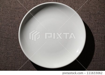White plate White plate 111633062