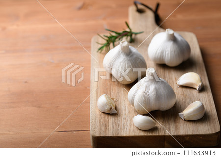 Garlic Garlic 111633913