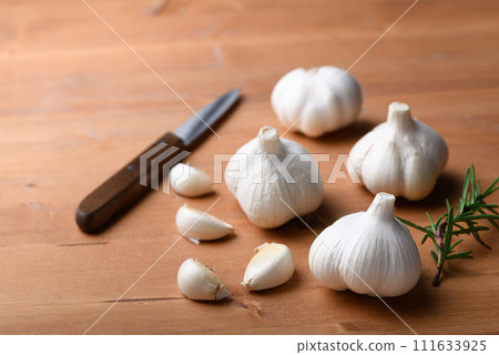 Garlic 111633925