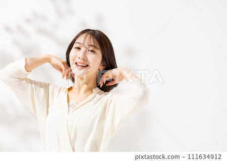 Young woman beauty 20s hair care Young woman beauty 20s hair care 111634912