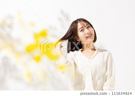 年輕女性美容 20 多歲頭髮護理 年輕女性美容 20 多歲頭髮護理 111634924