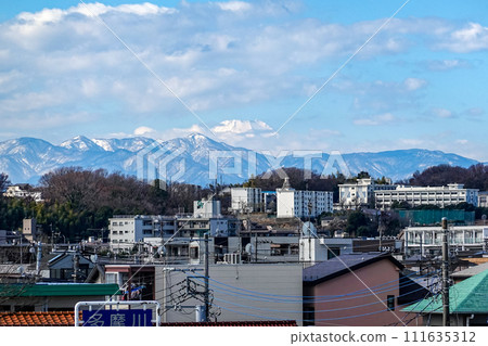 Mt. Fuji in winter from the top of the Tama Suidobashi Bridge over the Tama River Mt. Fuji in winter from the top of the Tama Suidobashi Bridge over the Tama River 111635312