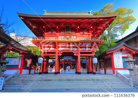 [兵庫縣]晴天時的生田神社塔門 111636376