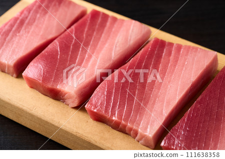 藍鰭鮪魚、中脂鮪魚、柵欄 111638358