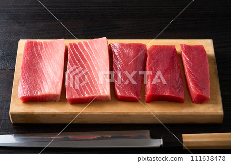 Real tuna, red meat and medium fatty tuna Real tuna, red meat and medium fatty tuna 111638478