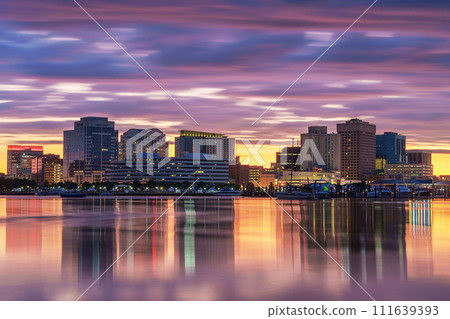Norfolk, Virginia, USA Downtown Skyline in the Morning. 111639393