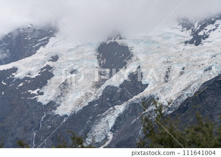 Glacier of Mount Cook 111641004