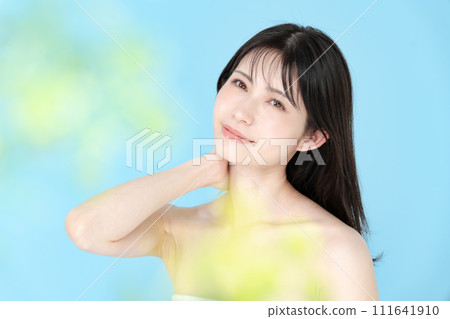 一個微笑的中年婦女 一個微笑的中年婦女 111641910