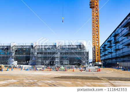 施工現場重型機械塔式起重機 111642353