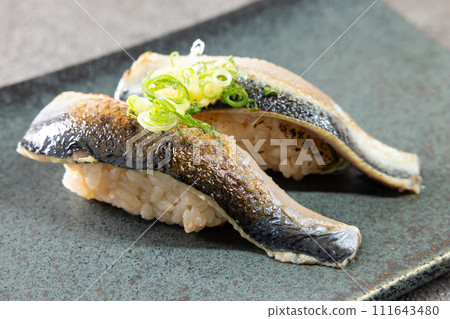 Delicious grilled sardine sushi 111643480