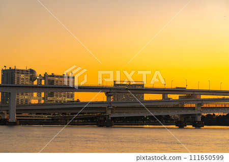 [Magic hour material] Magic hour in Tokyo seen from Toyosu Gururi Park [Tokyo] 111650599