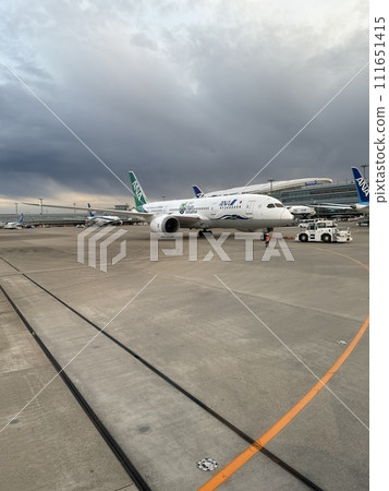 飛機駛向跑道 飛機駛向跑道 111651415