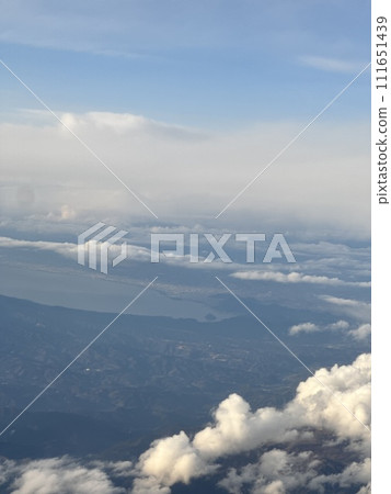 夏天從羊蹄山看到的羊蹄山和周圍的山脈 111651439