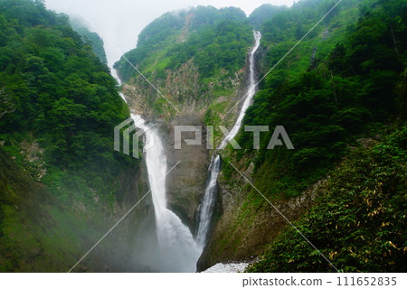 瀑布 111652835