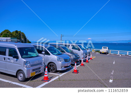 在神奈川縣三浦郡葉山町的長者崎停車場可以看到富士山 在神奈川縣三浦郡葉山町的長者崎停車場可以看到富士山 111652859