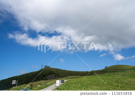 初秋的寒峰山,大雲密布(秋田縣) 初秋的寒峰山,大雲密布(秋田縣) 111653858