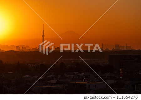 [東京]天空樹和富士山的夜景 111654270