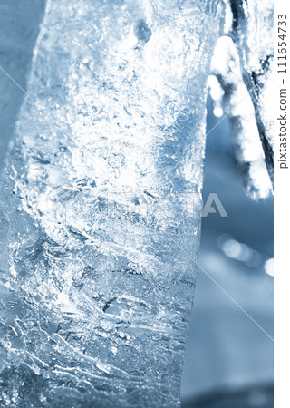 發光的冰柱 111654733