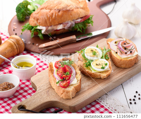 Bruschetta 111656477