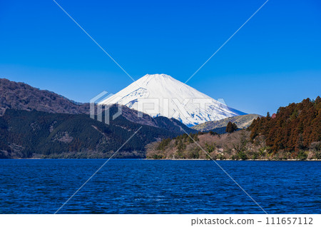 Lake Ashi and Mt. Fuji winter view Lake Ashi and Mt. Fuji winter view 111657112
