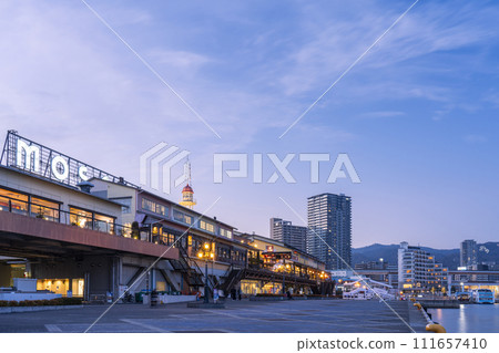 從umie馬賽克看神戶港塔美利堅公園 111657410