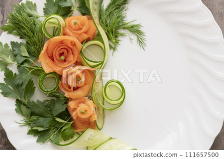 三文魚沙拉 111657500